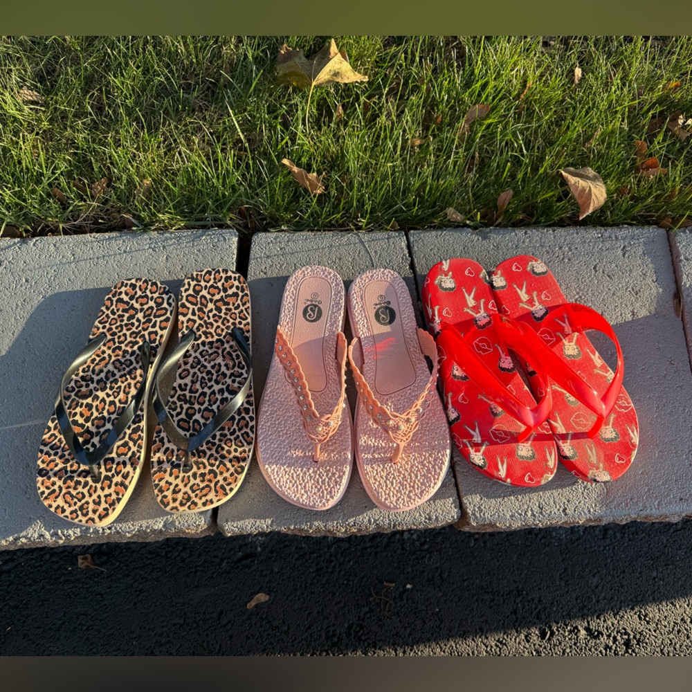 Lot of 3-Women's Flip Flops - Leopard, Pink, Red (Betty Boop)